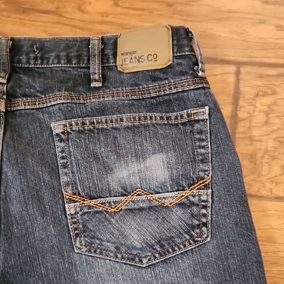 Wrangler Blue Relaxed Jeans with Classic Denim Look 38×32 - Picture 6 of 6